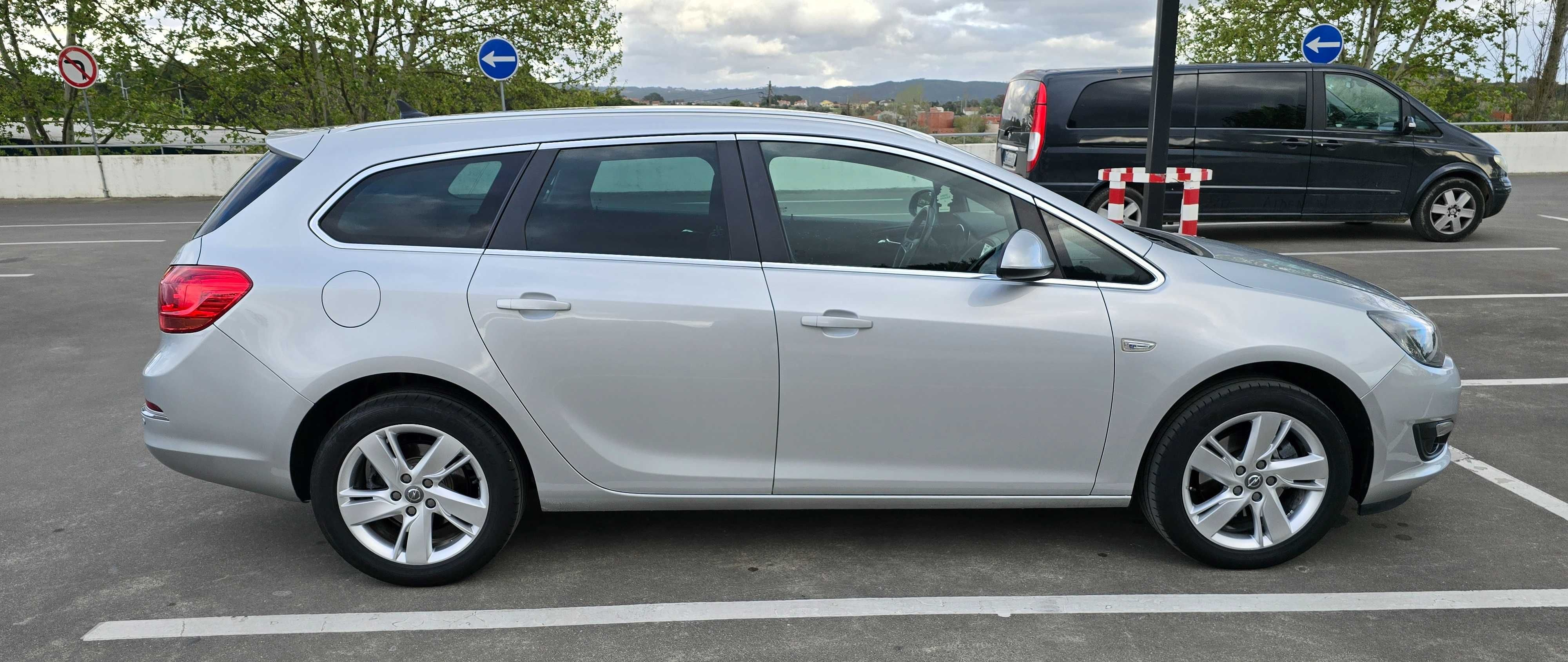 Opel Astra J Sports Tourer