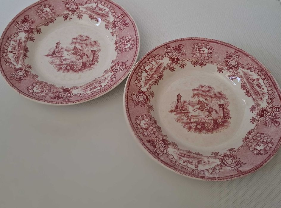 2 Pratos de sopa Cavalinho vermelho - Loiças Sacavém, Gilman, Estátua