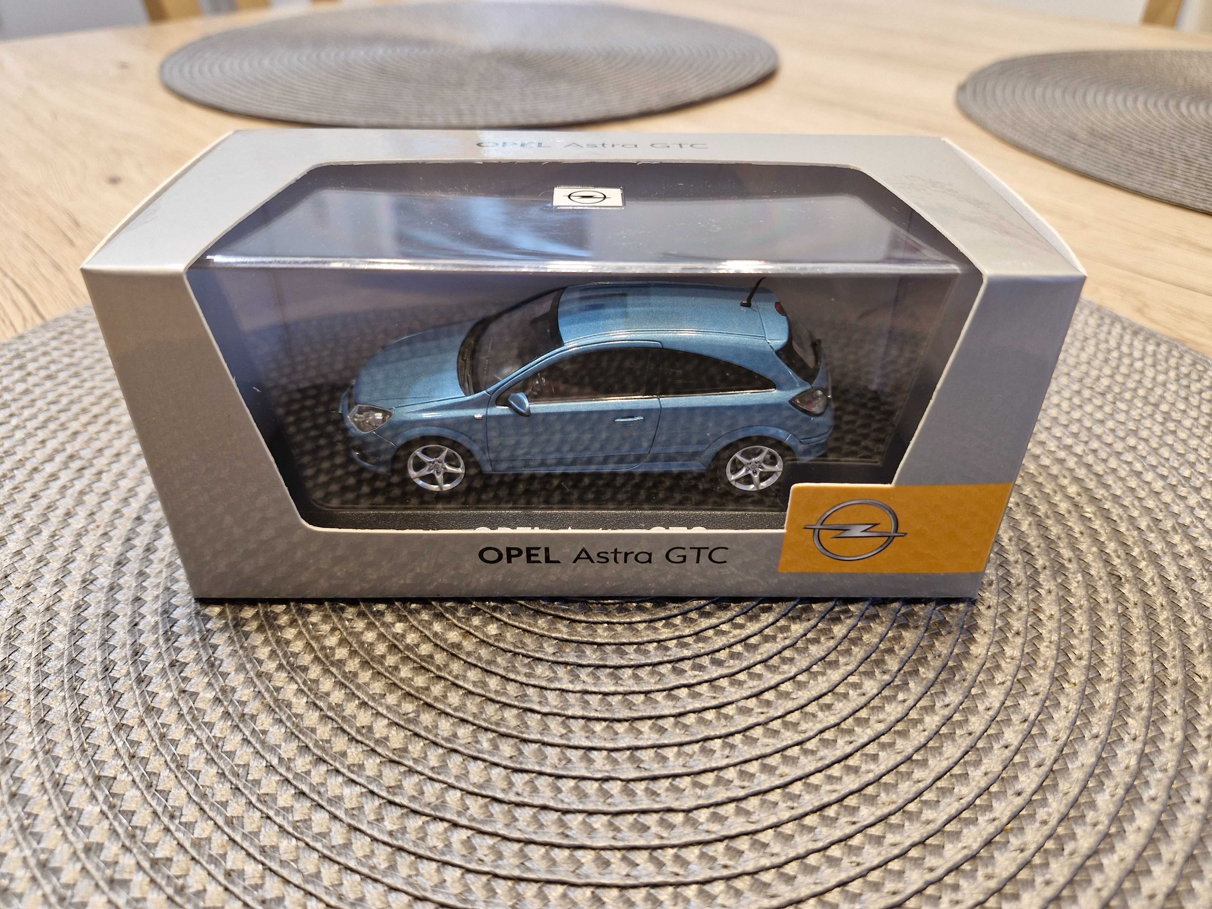 Opel Astra H 3D błękit Minichamps 1:43