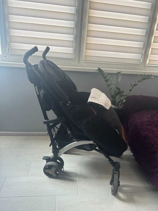 Прогулянкова коляска