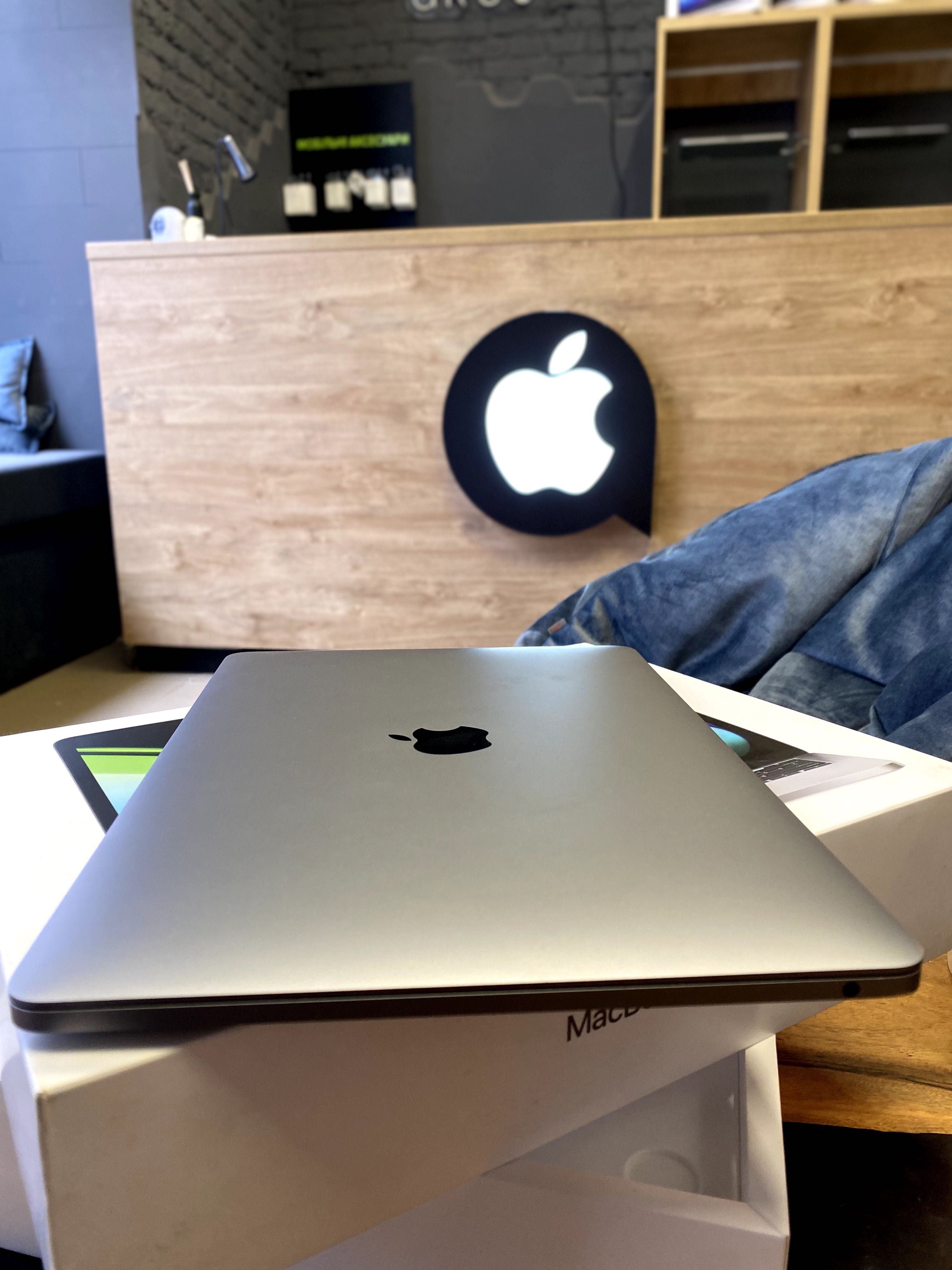 Ноутбук Apple MacBook Pro 13 i5/8/256GB Space Gray (MXK32) 2020
