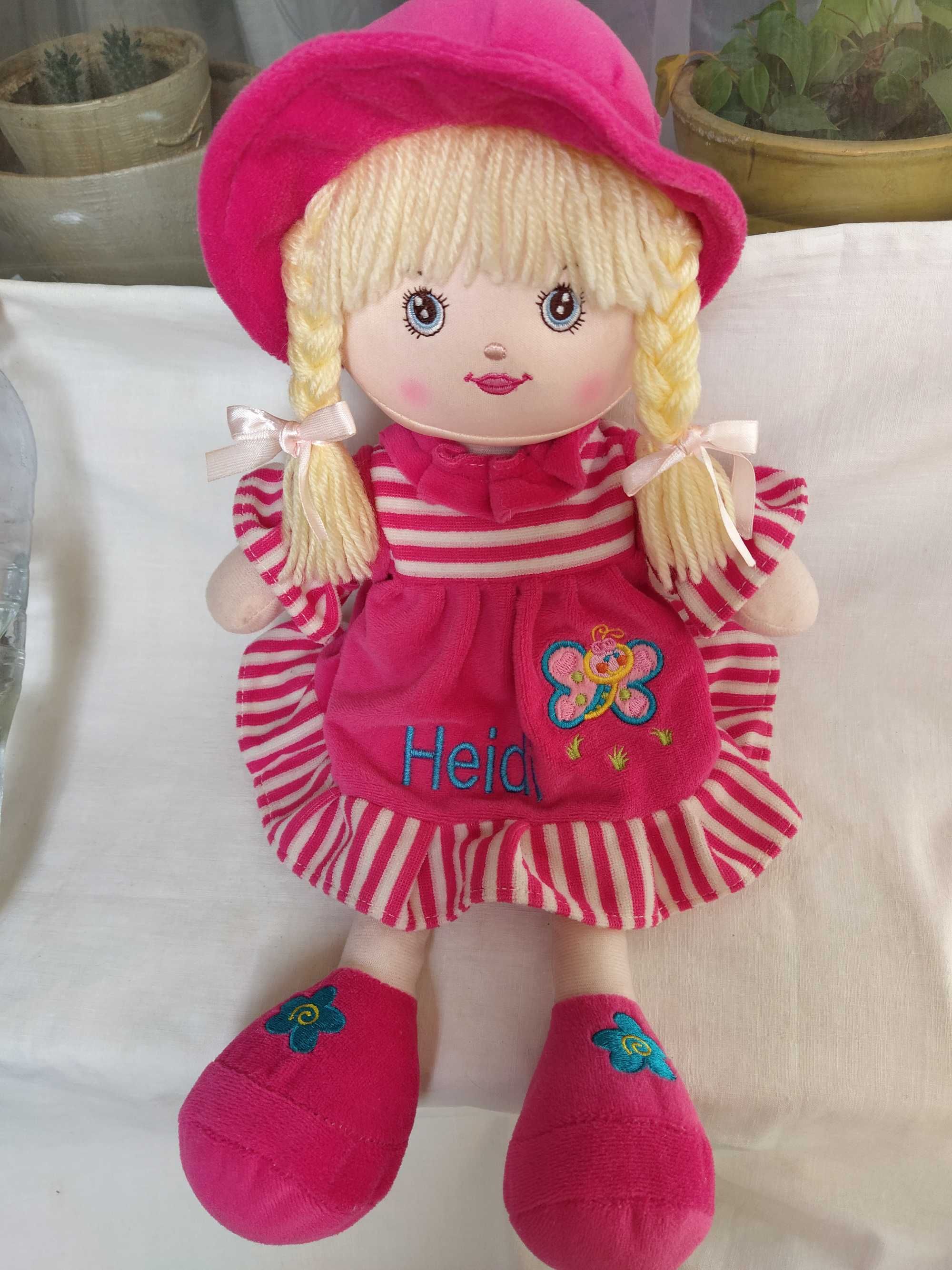 Украинский язык. Говорящая  кукла. Мягкая. Высота 40 см.