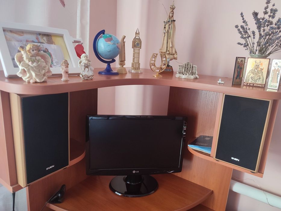 Комп'ютерний стіл,письмовий столик