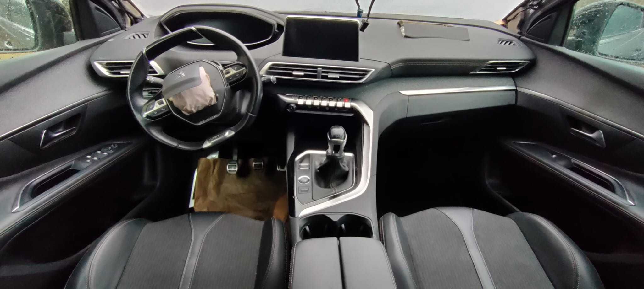 PEUGEOT 5008 II 1.5 BlueHDi Diesel 7 LUGARES
