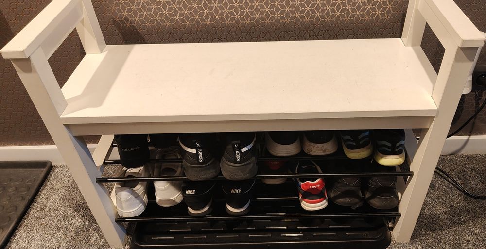 Szafka- ławka na buty Ikea.