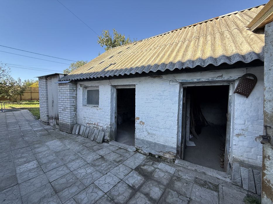 Продаж цегляного півбудинку в р-ні 6 школи