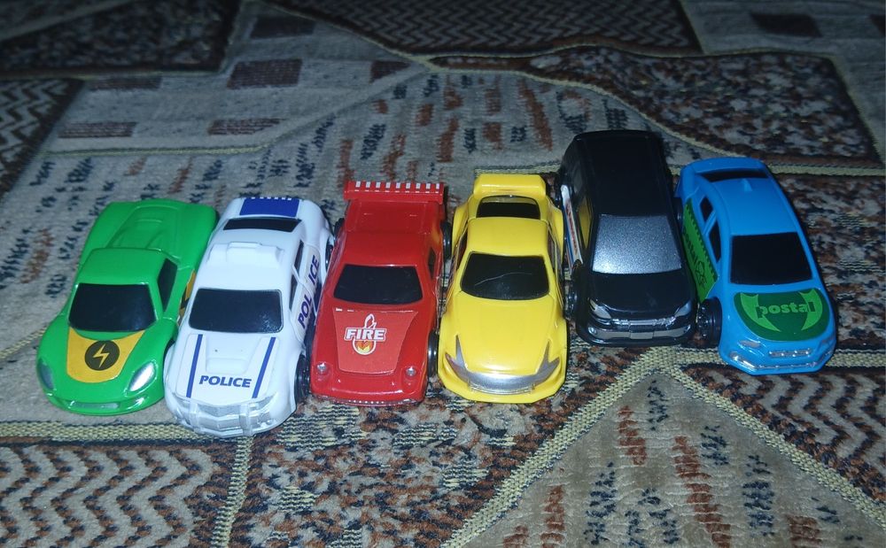 Трек, паркінг з ліфтом