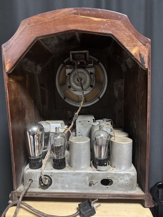 Radio Antigo a válvulas