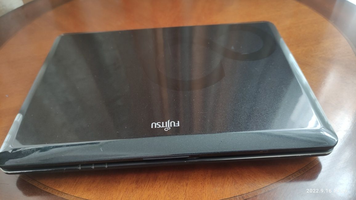 Ноутбук Fujitsu M2010