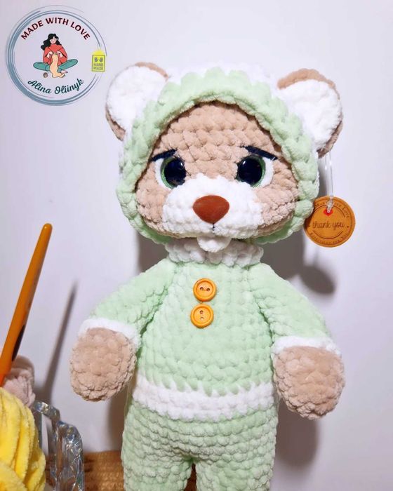 Miś, maskotka szydełkowa