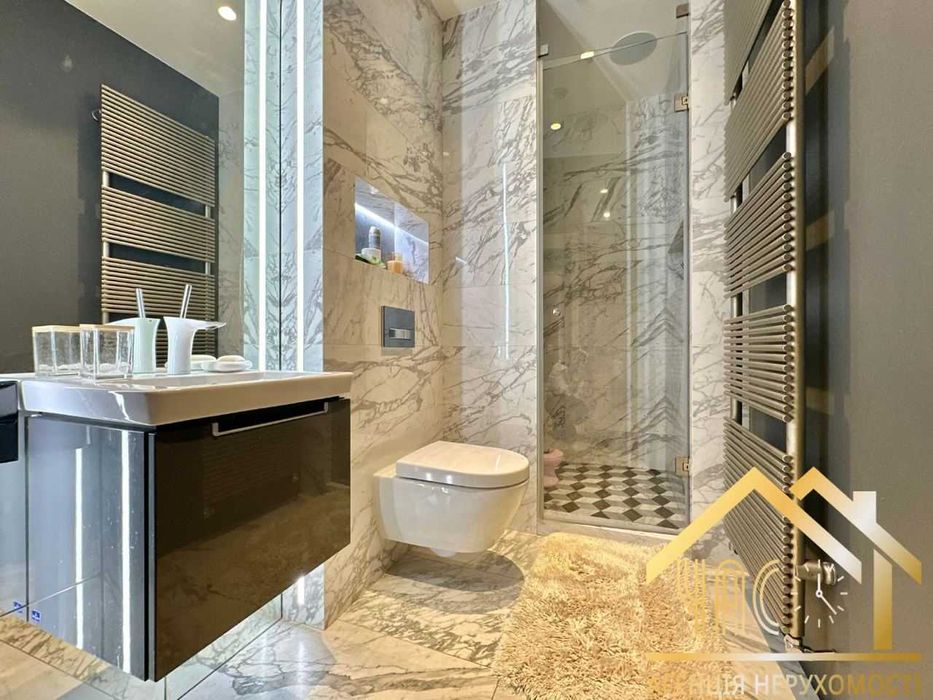 Продаж будинку з авторським ремонтом КМ Zoloche, Вишеньки