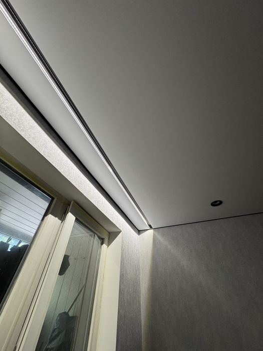 Натяжні стелі Натяжные потолки глянцеві потолки матові