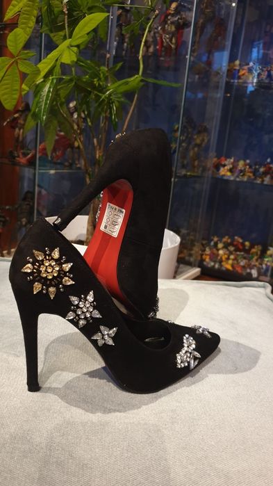 Sapatos novos de gala