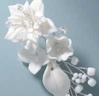 Kolczyki ślubne białe kwiaty