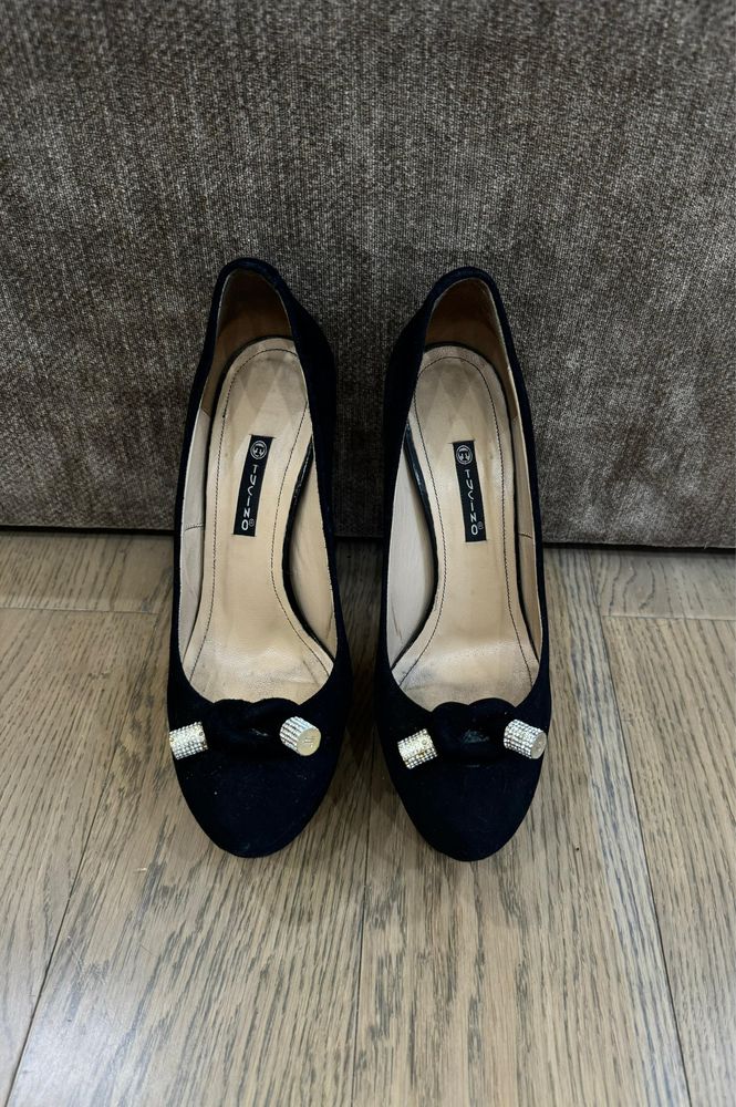 Женские, черные туфли на каблуке Tucino 38 размер