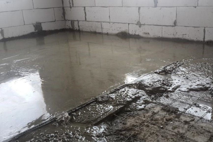 Стяжка підлоги мокра , напівсуха , самовирівнююча