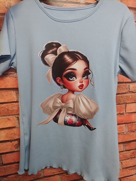 Wyprzedaż Prążkowana koszulka z laleczka 152 158