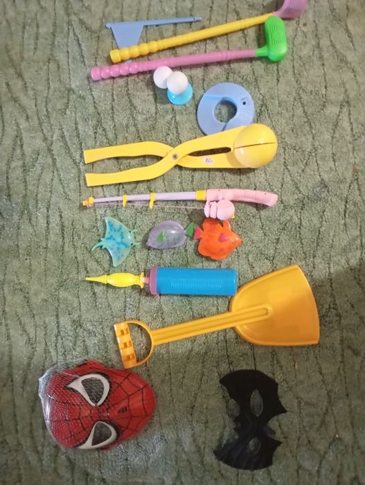 Іграшки для дітей ціна за все 200 грн