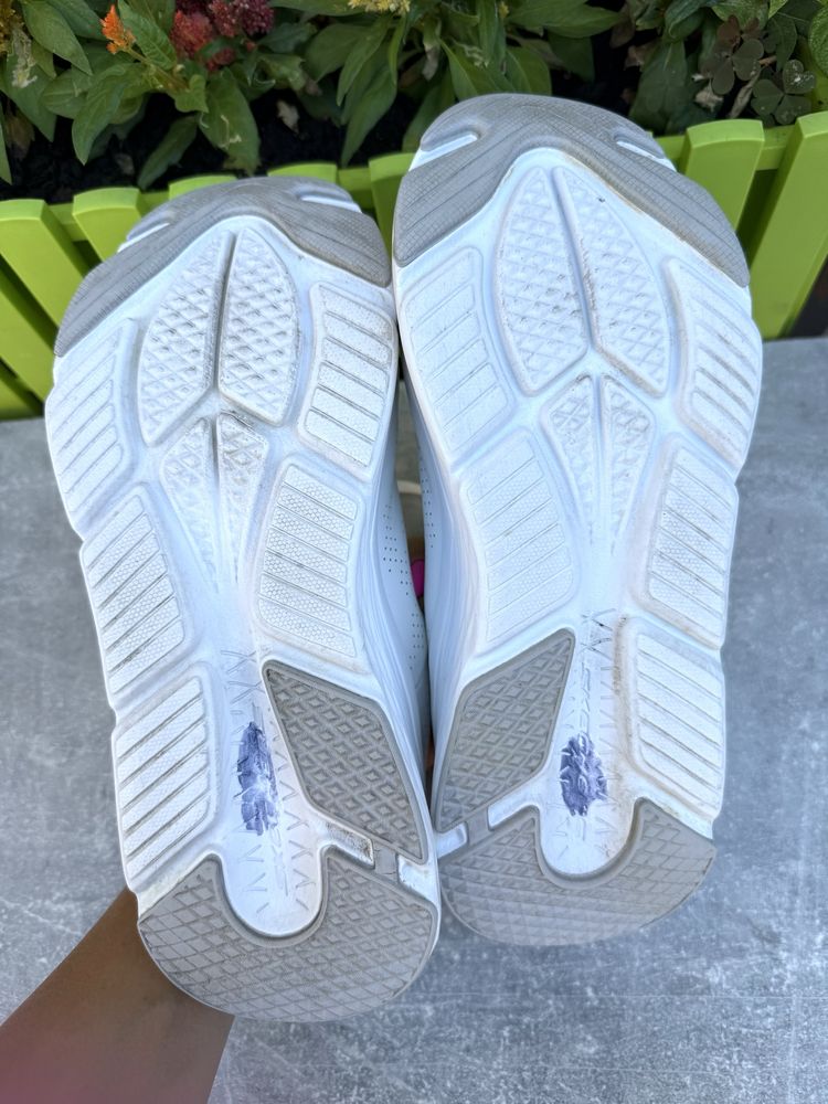 Кожаные кроссовки Skechers 39 р