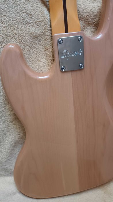 Gitara  Basowa JAZZ BASS SQUIER by Fender  Natural  jak Nowa