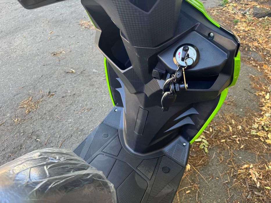Скутер-мопед новий LEO-V150ST 150сс