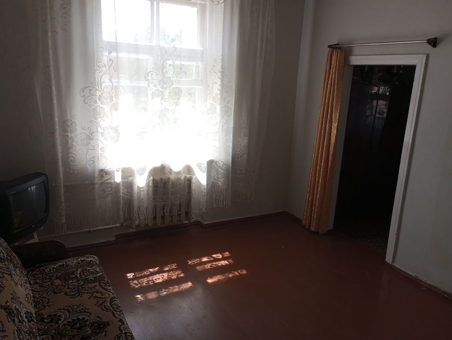 Центрі Піонера,червона лінія,продаж 2 кімнатної квартири,Сталінка.