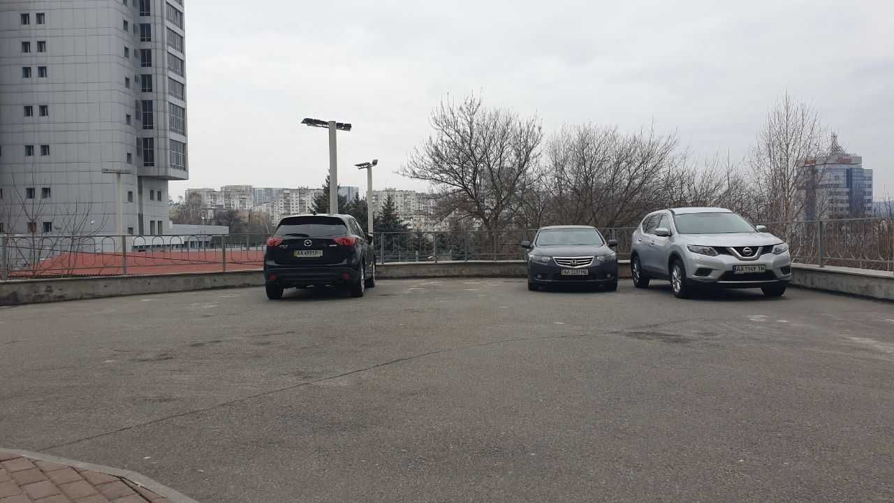 Без% 1-й поверх метро Деміївська, Автовокзал, Велика Китаївська,53