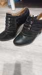 Buty jesienne na obcasie botki