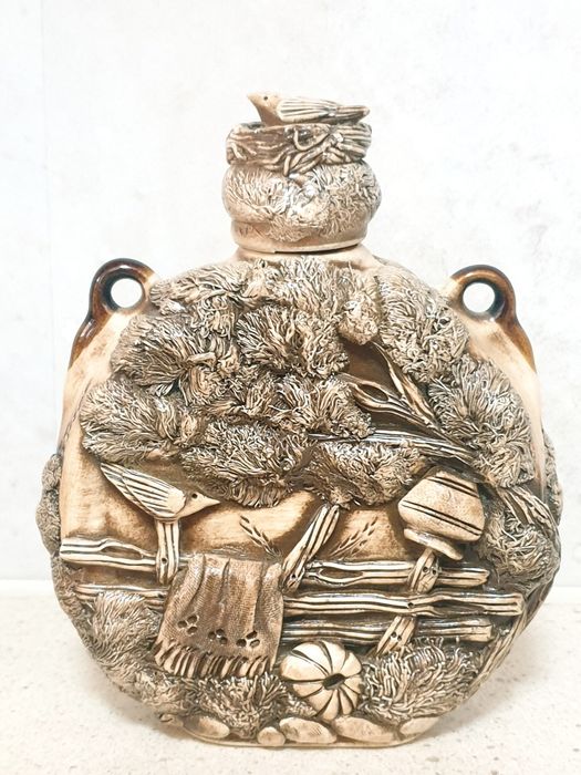 Linda garrafa / cantaril em cerâmica artistica