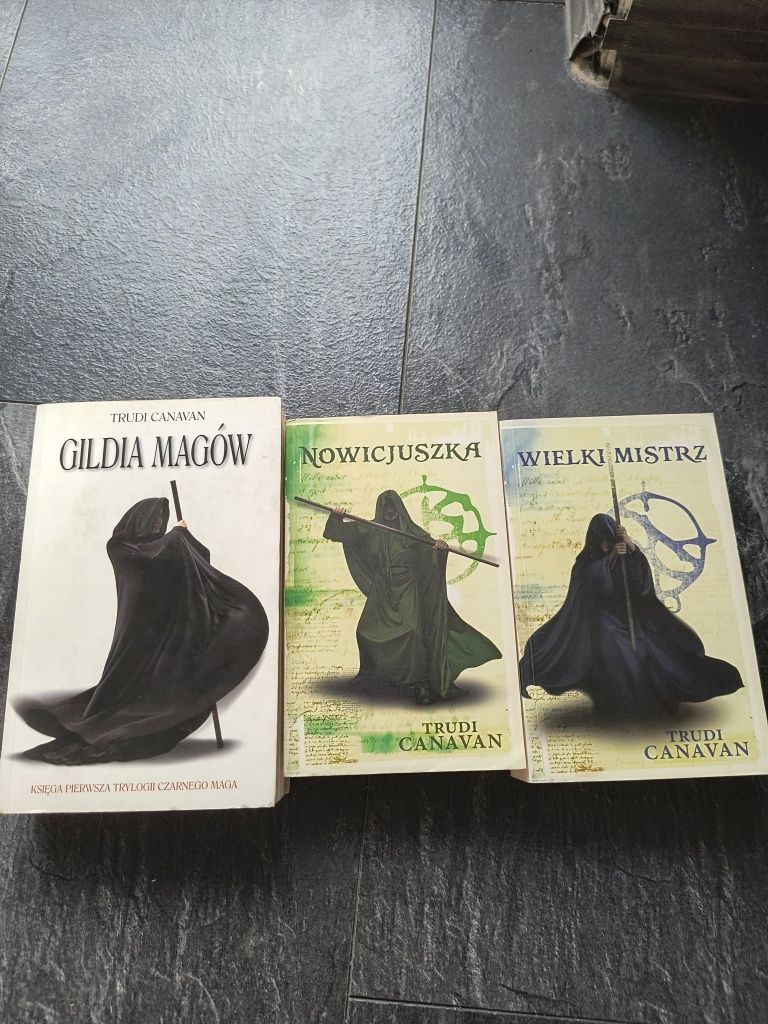 Trylogia czarnego maga