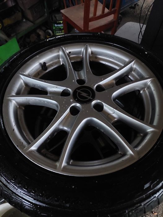 Aluminiowe kola wraz ładnymi oponami 5x110