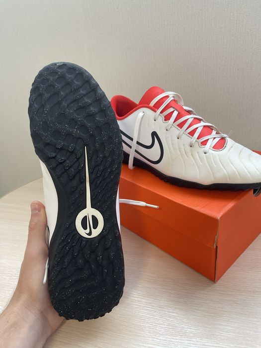 Оригінальні сороконіжки футзалки Nike Tiempo 46 розмір 30 см копи найк