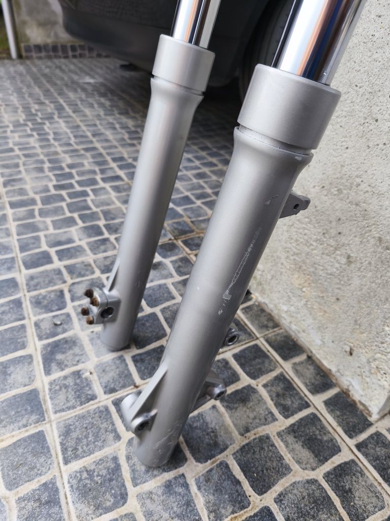 Jantes supermotard e suspensão XT600