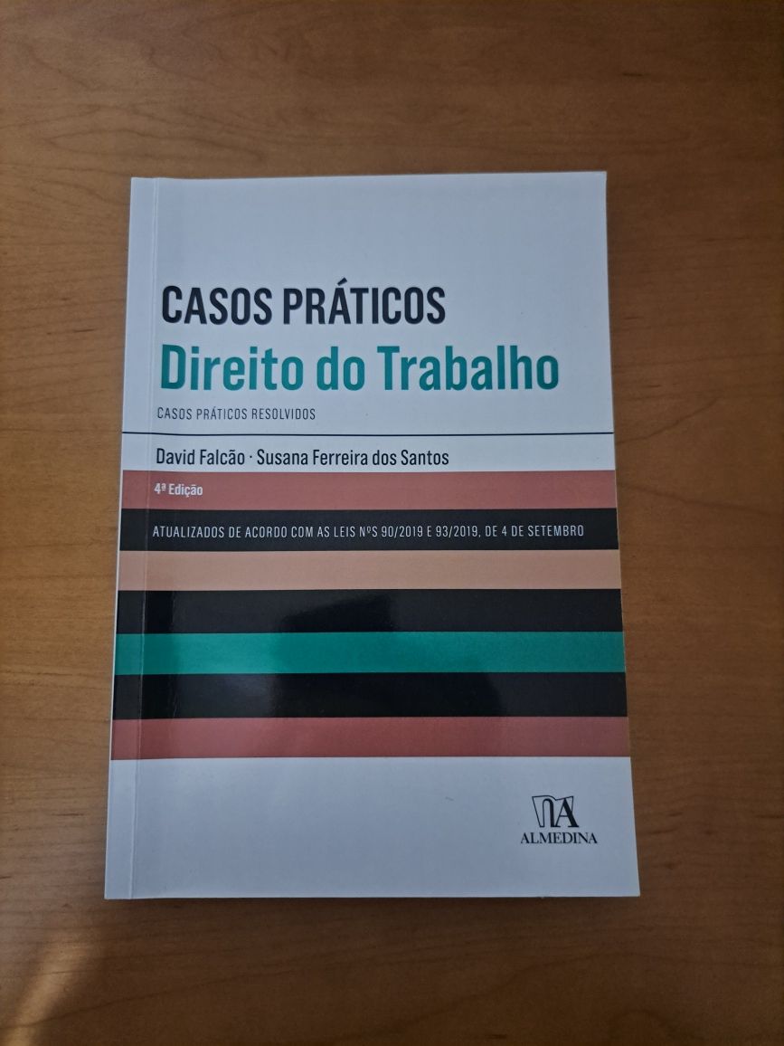 Livros de direito e Dicionário de espanhol