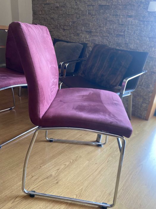 Cadeiras  muito confortáveis e bonitas