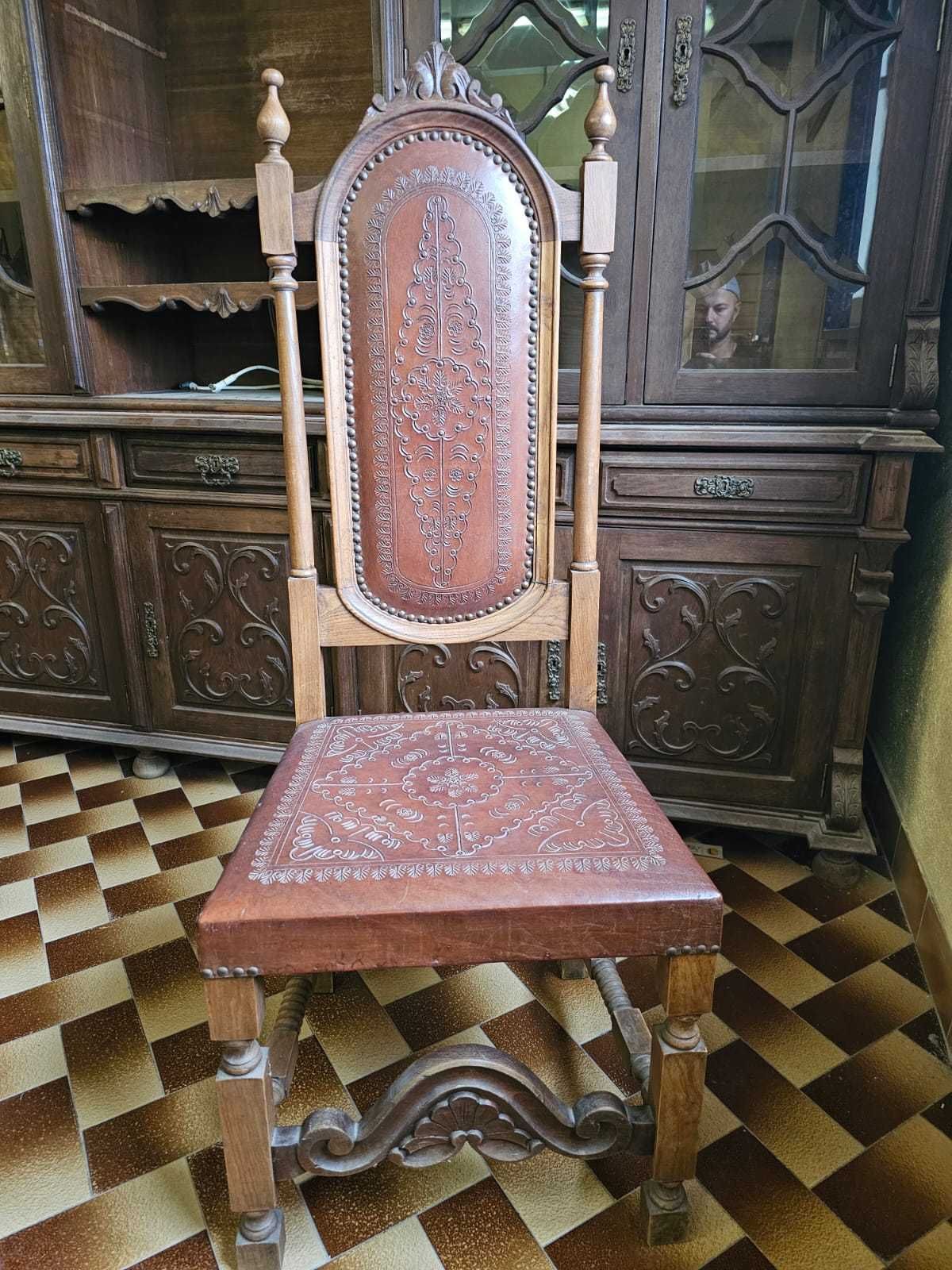 Mesa de cozinha com cadeiras