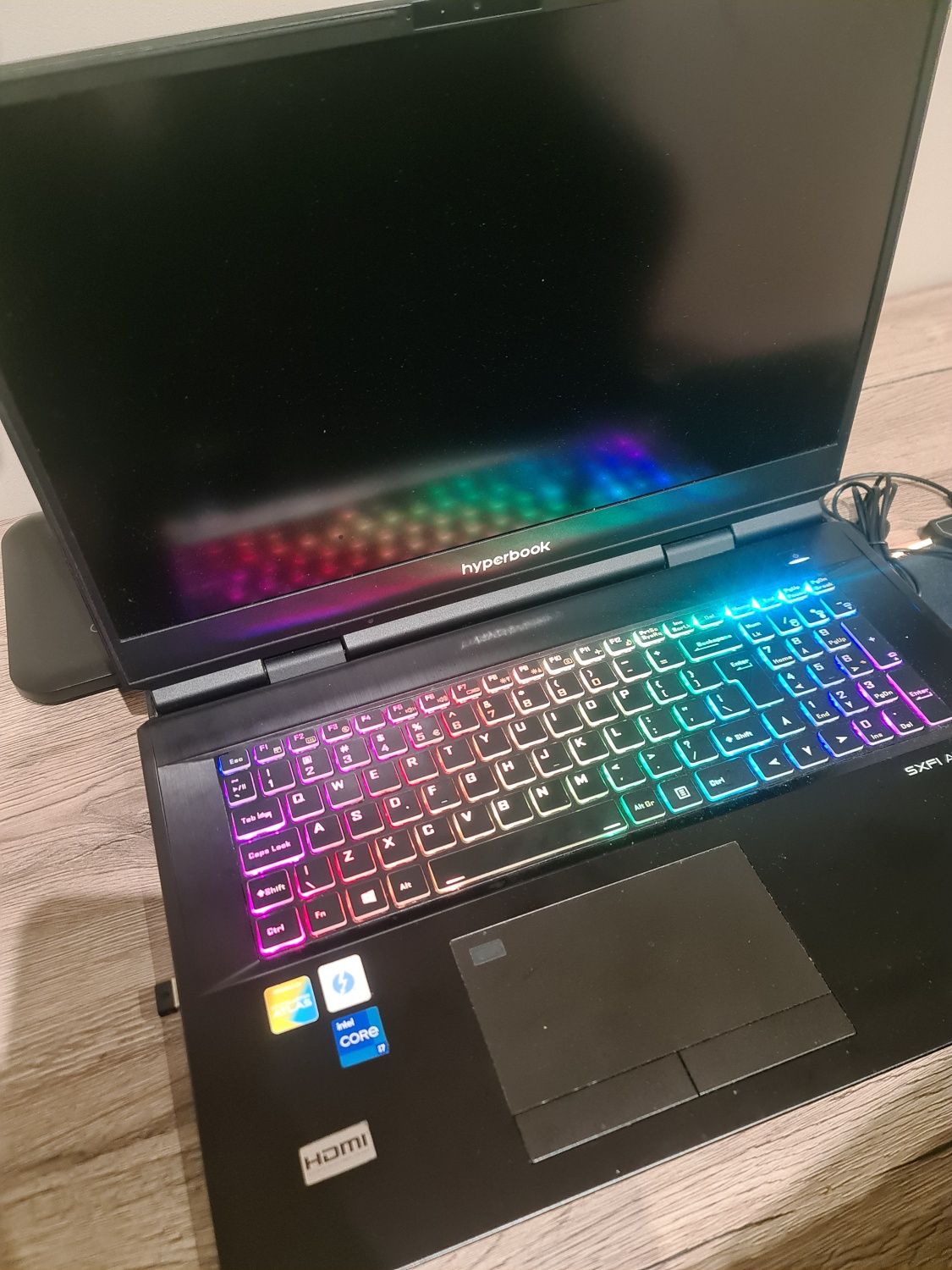 Hyperbook 17.3  I7 11700k Rtx 3080  Pamieć 64Gb Ram Stan super