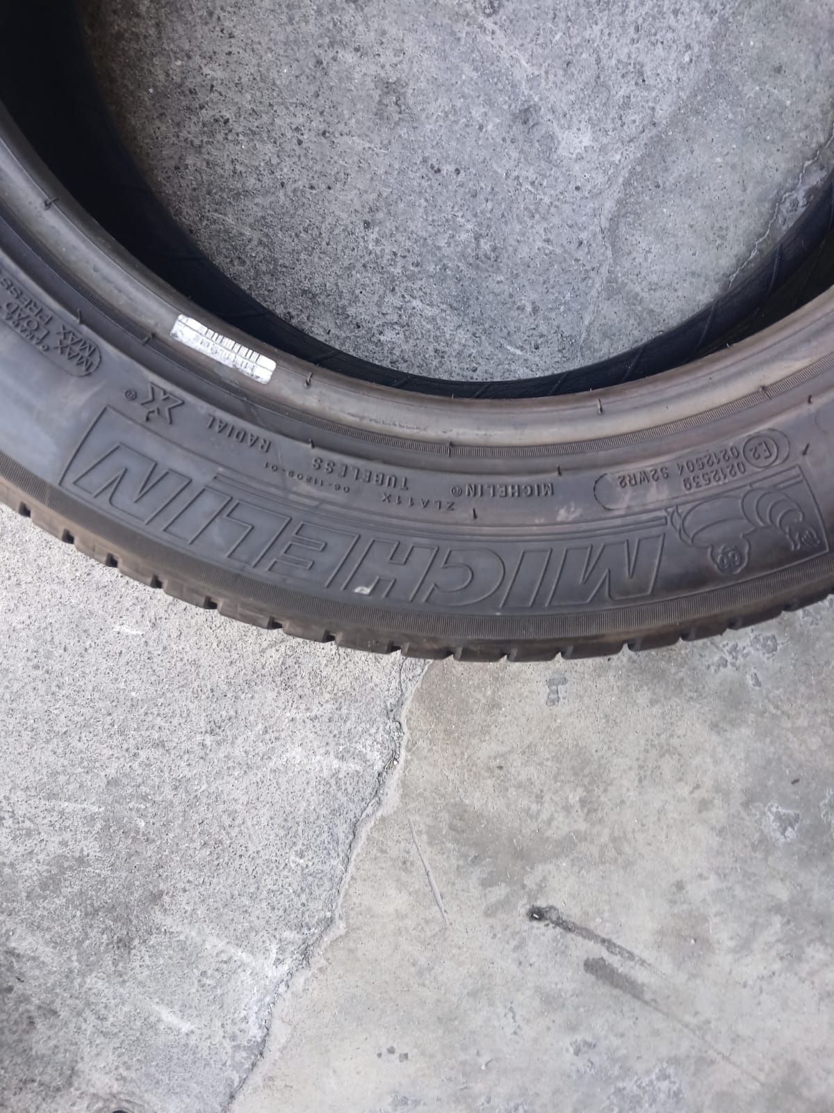 Pneus 235/50/R17 Michelin