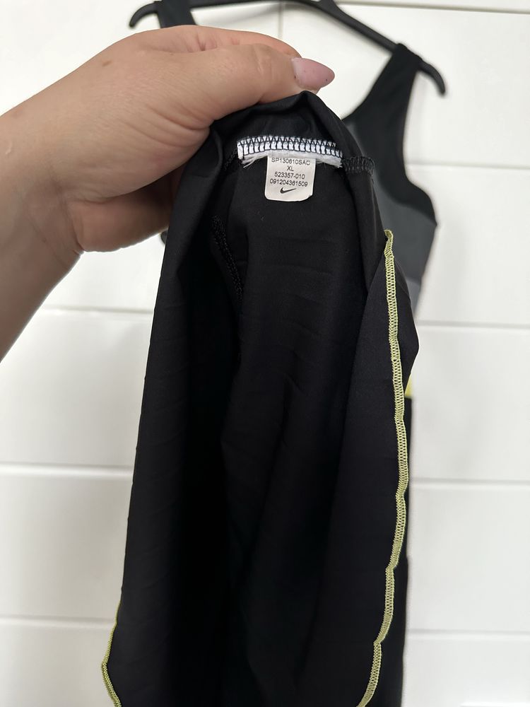 Sportowa sukienka popielata szara czarna w paski rozmiar XL Nike