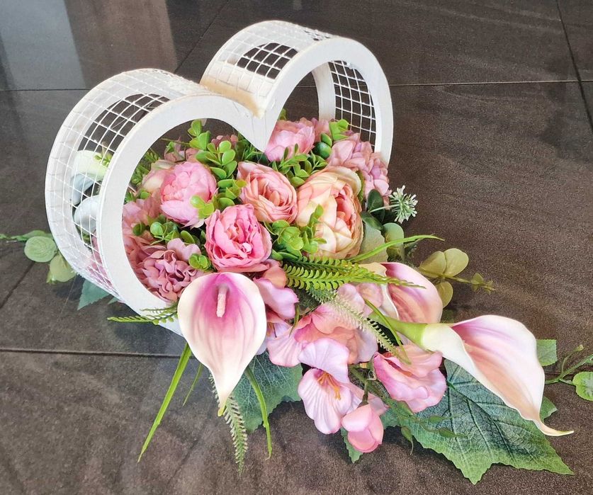 Kompozycja kwiatowa na grób cmentarz stroik serce ikebana Z276