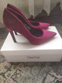 Buty damskie na obcasie DeeZee r 37