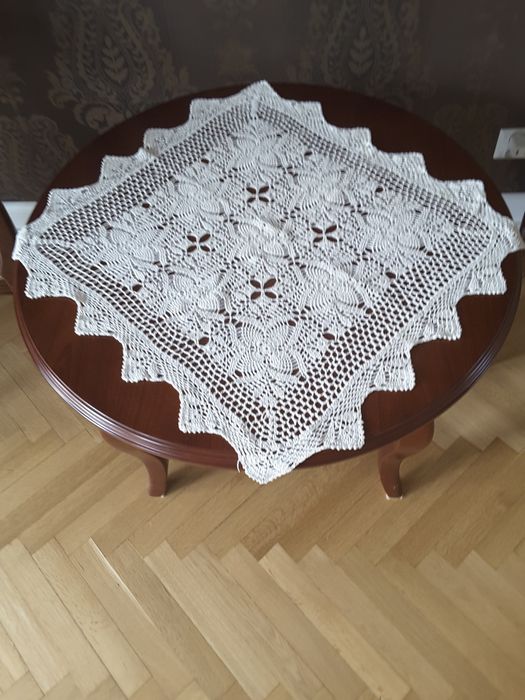 Bieżniki  na stoły i stoliki ręcznie dziergane 100 bawełna