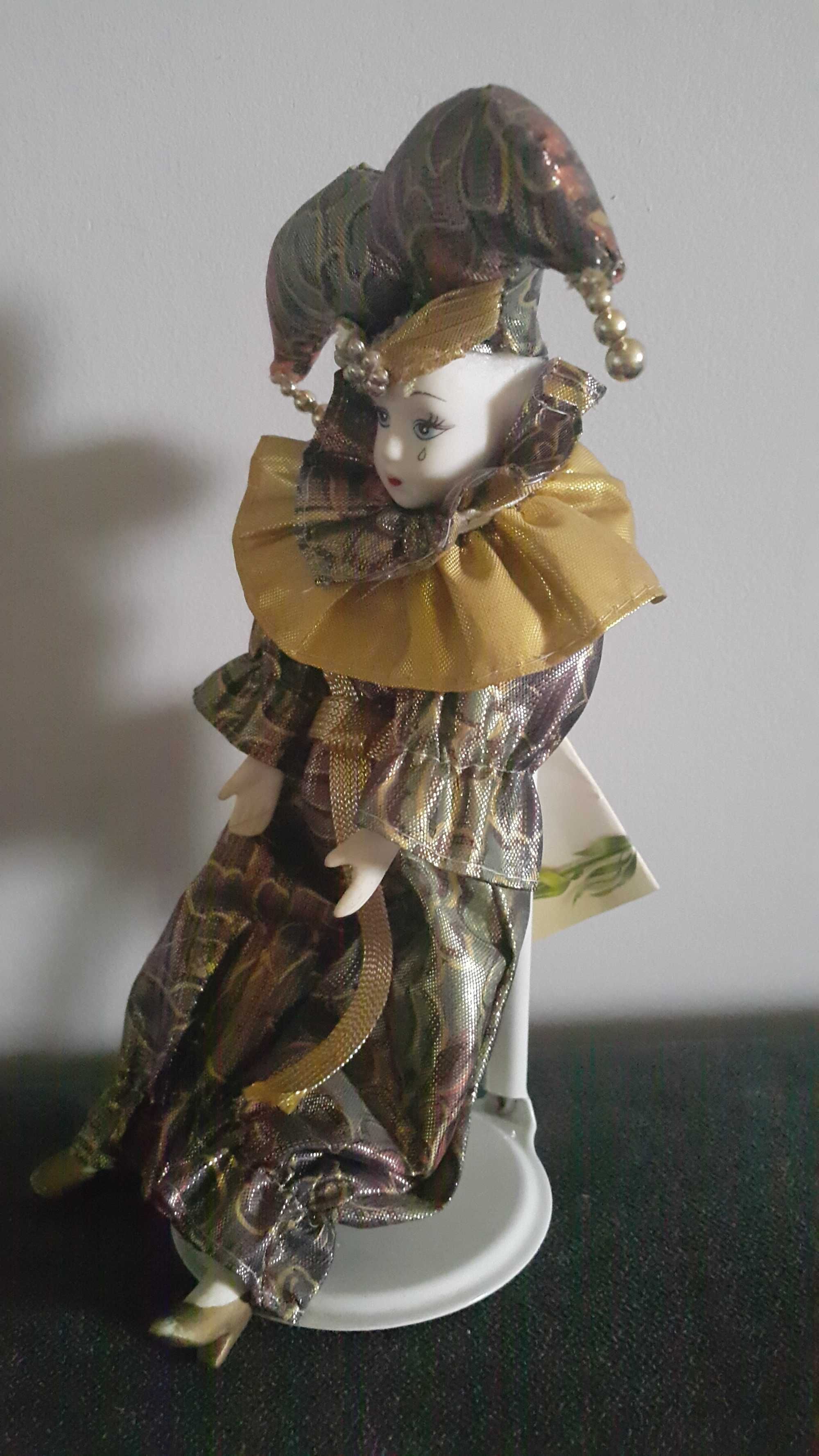 Lalka porcelanowa - figurka  arlekin ok 20 cm