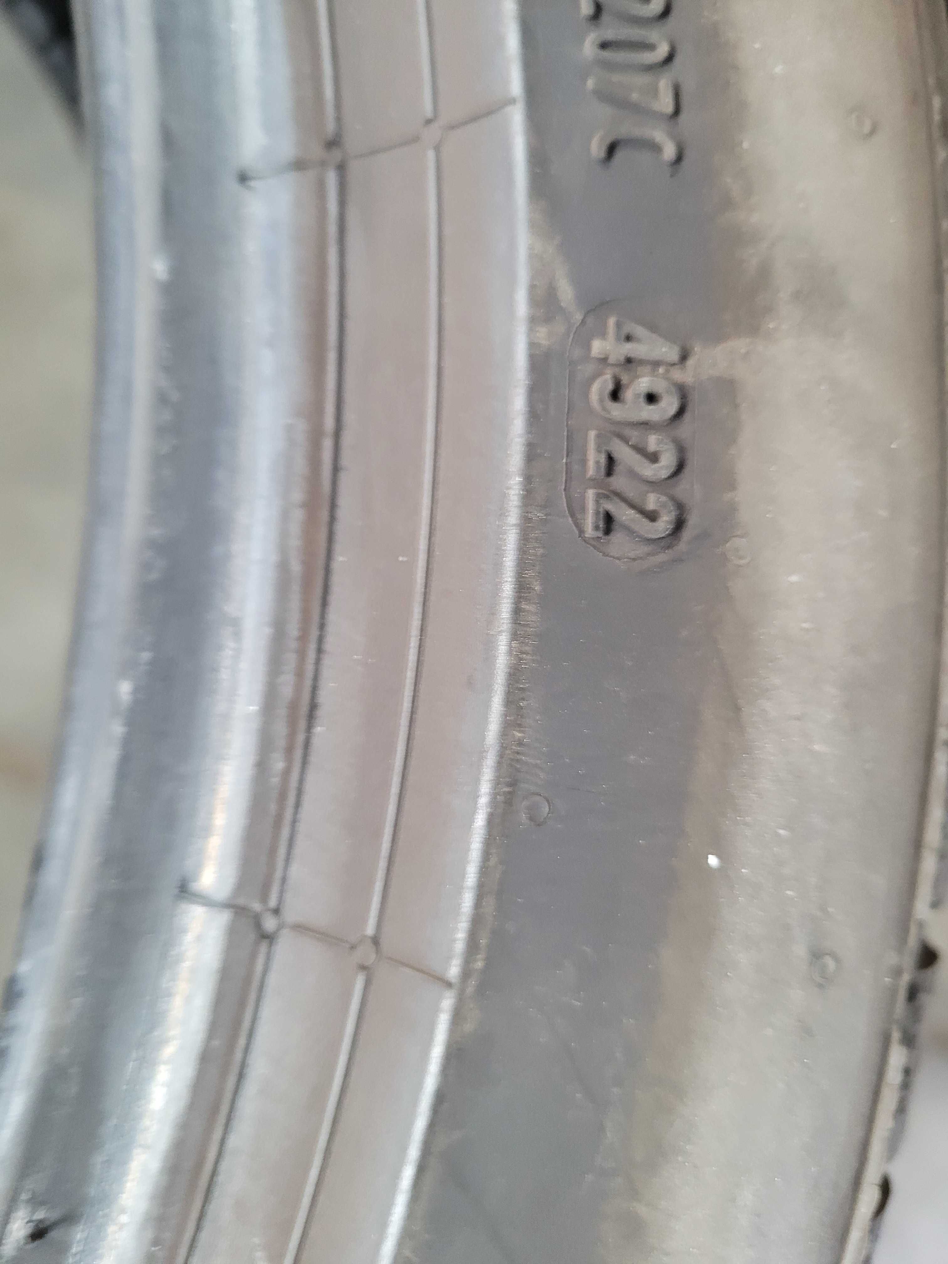 Opona pojedynczą 225/ 45 17 pirelli