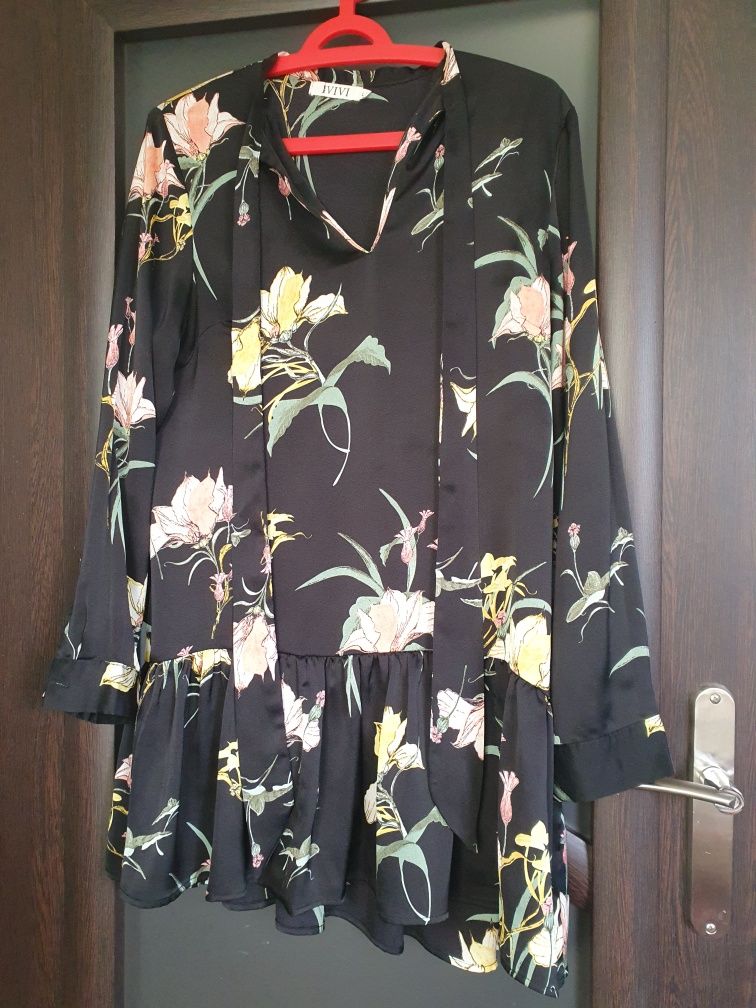 Sukienka w kwiaty