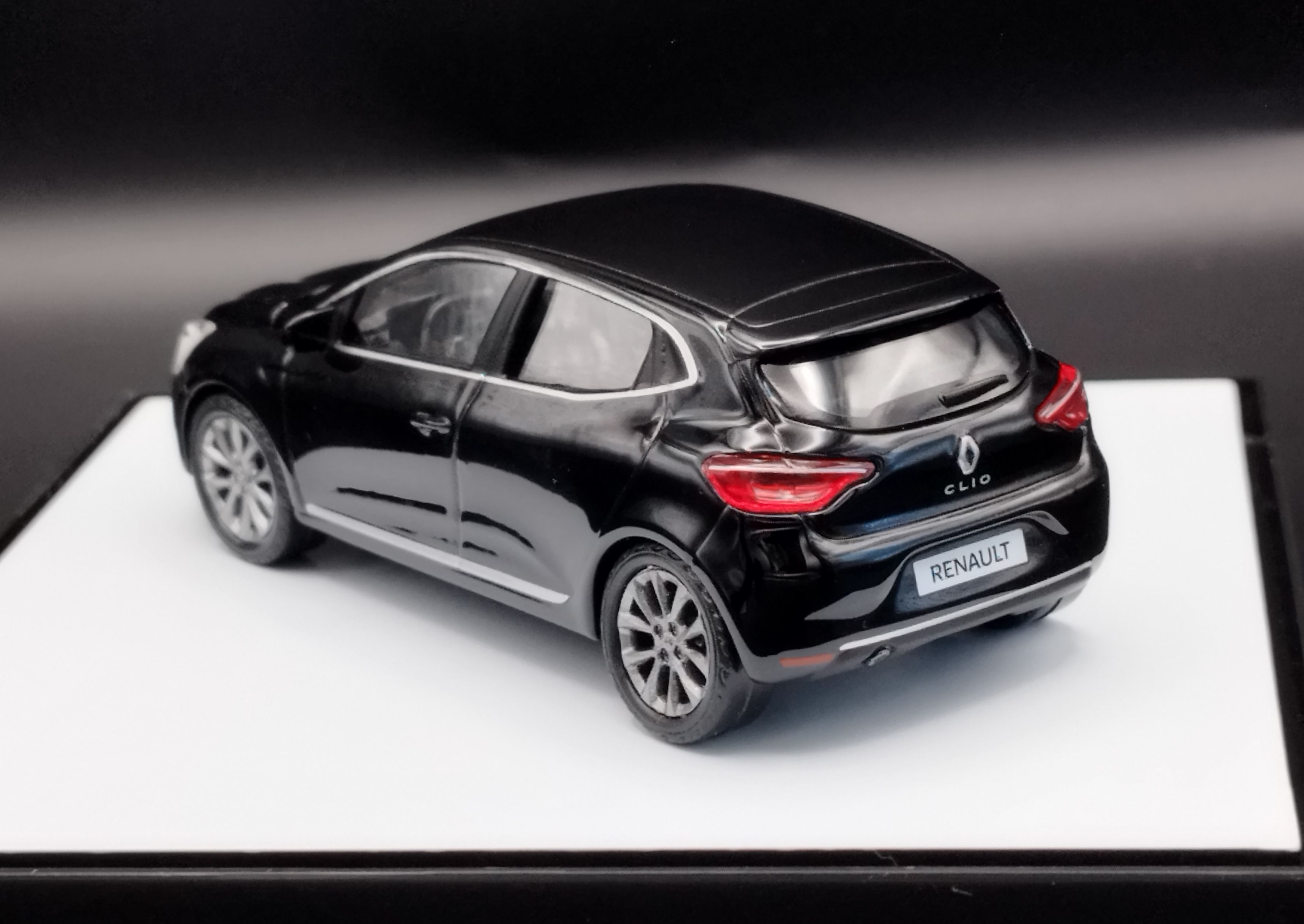 1:43 N1OREV Renault Clio model nowy