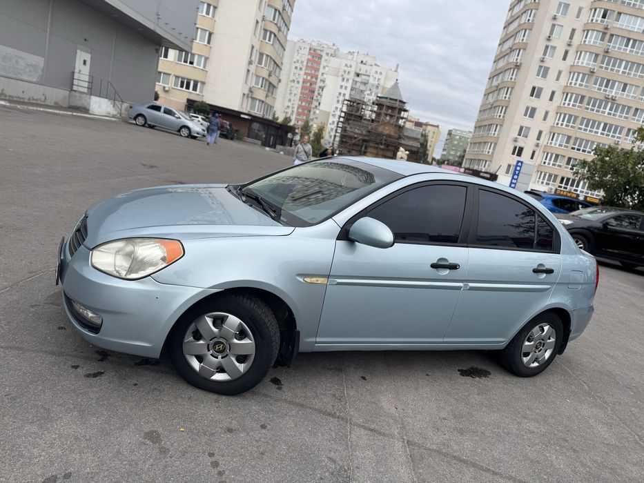 Хундай акцент третього покоління Hyundai Accent 2008