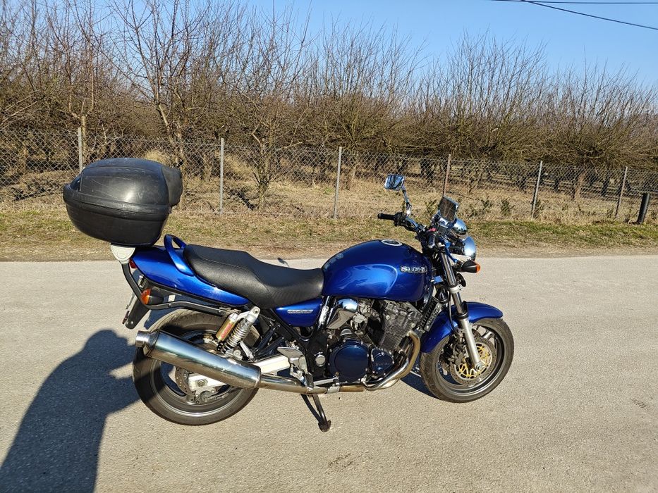 Suzuki GSX 750 Inazuma