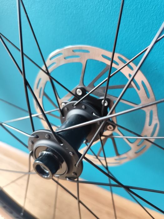 NOWE Koła 28 cali szosowo / gravelowe  Bontrager Paradigm Comp 25