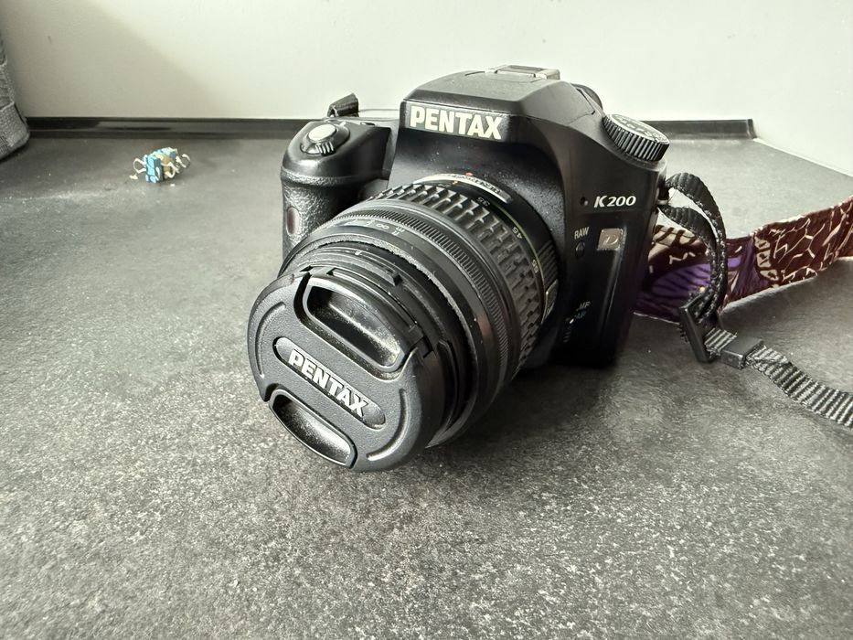 Aparat/ lustrzanka Pentax K200D + obiektyw 18-55